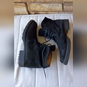 Kenneth Cole Black Suede Leather Ankle Boots_9
